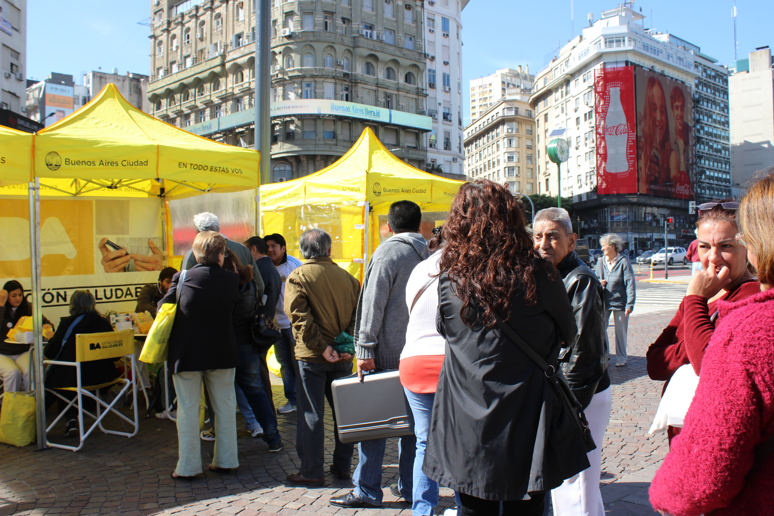 Un colon gigante en el Obelisco para tomar conciencia: El cáncer de colon se puede evitar