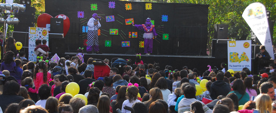 Más de 5.000 personas bailaron y cantaron en el Parque Las Heras
