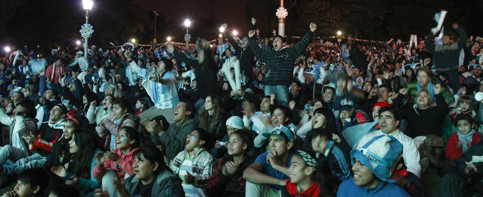 Más de 10 mil hinchas vibraron con la victoria de la Selección en la Ciudad
