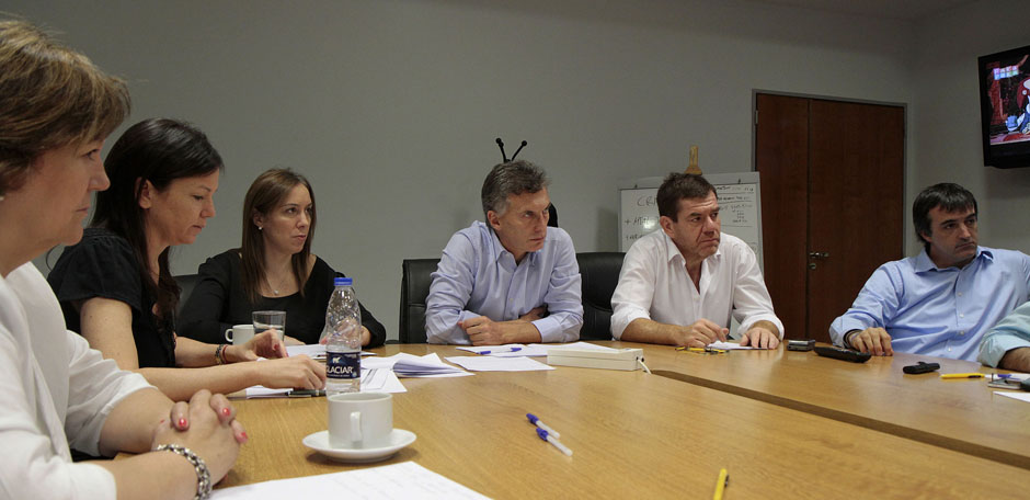 Macri: "Vamos a seguir trabajando para ayudar a los vecinos que sufren los cortes de energía"