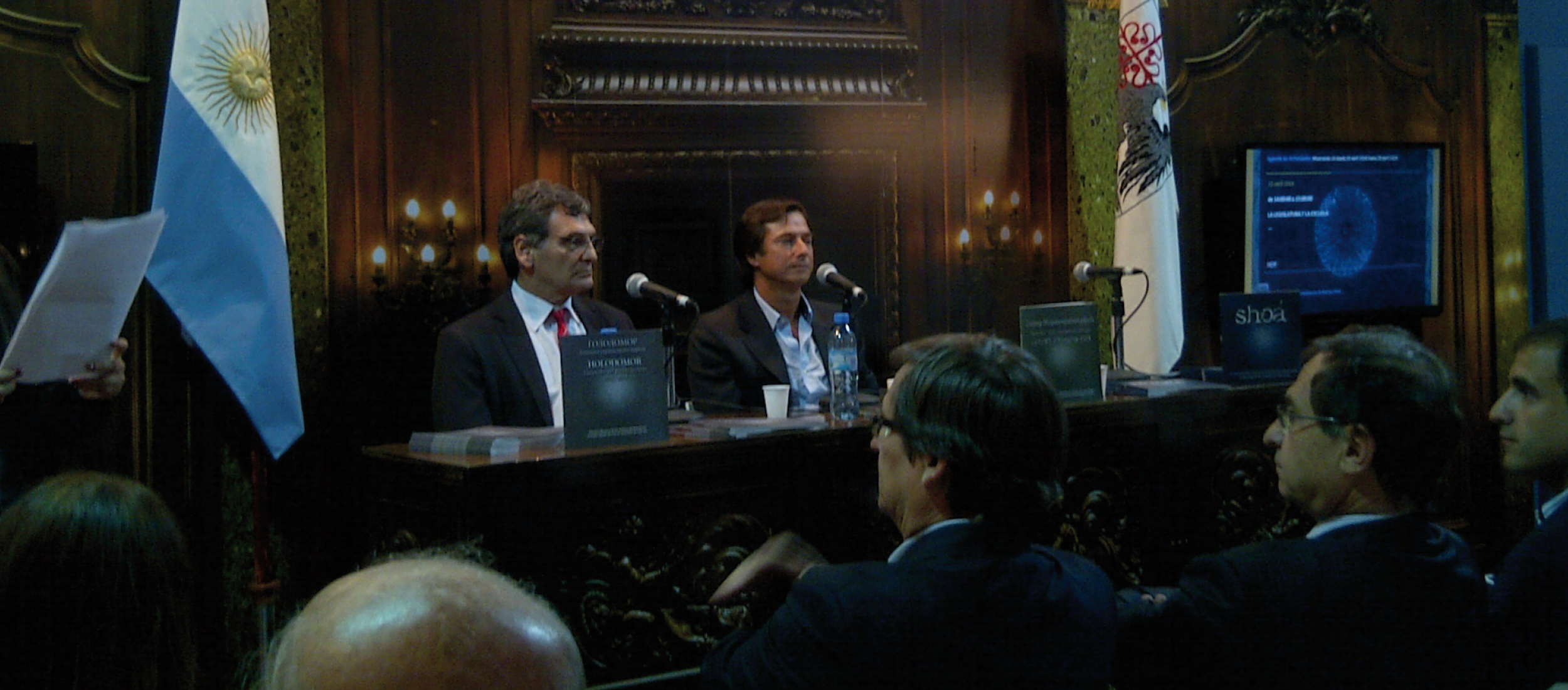 Genocidios del siglo XX en la Feria del Libro