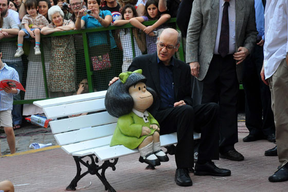 Mafalda "disfrutó" del nuevo premio a Quino