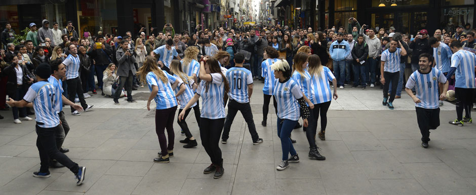 El espíritu mundialista se comparte en las calles porteñas