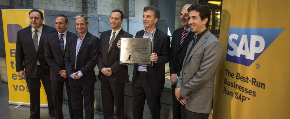 Mauricio Macri: “La tecnología crea una dinámica de relación más cercana con los vecinos”