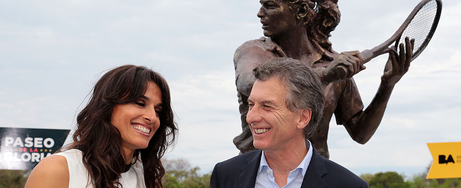 Mauricio Macri inauguró la estatua de Gabriela Sabatini en el Paseo de la Gloria