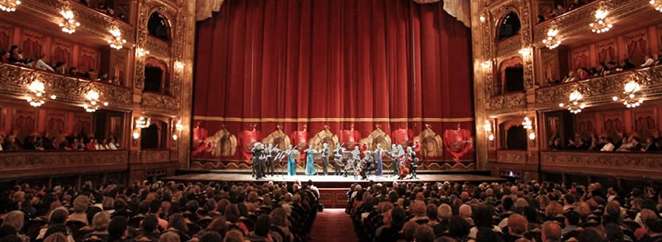 La Ciudad invitó a más de 5 mil vecinos a disfrutar de dos funciones gratuitas en el Teatro Colón