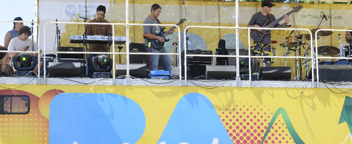 Comienza el concurso de BxB para tocar con Dancing Mood