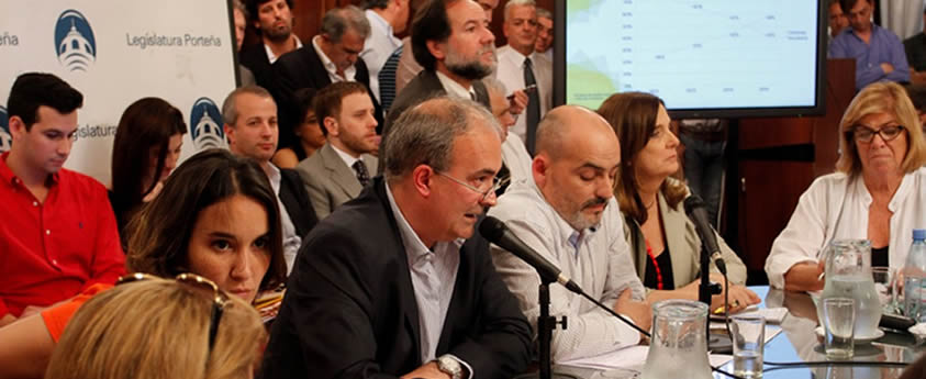 Macchiavelli defendió el presupuesto 2015 y destacó el avance en la descentralización