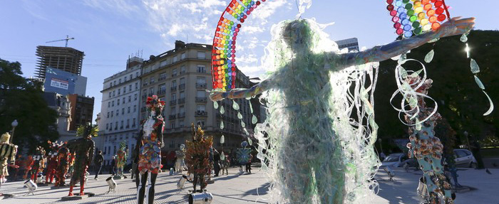 Guardianes de la Tierra - Arte con Descarte, continúa en Plaza San Martín