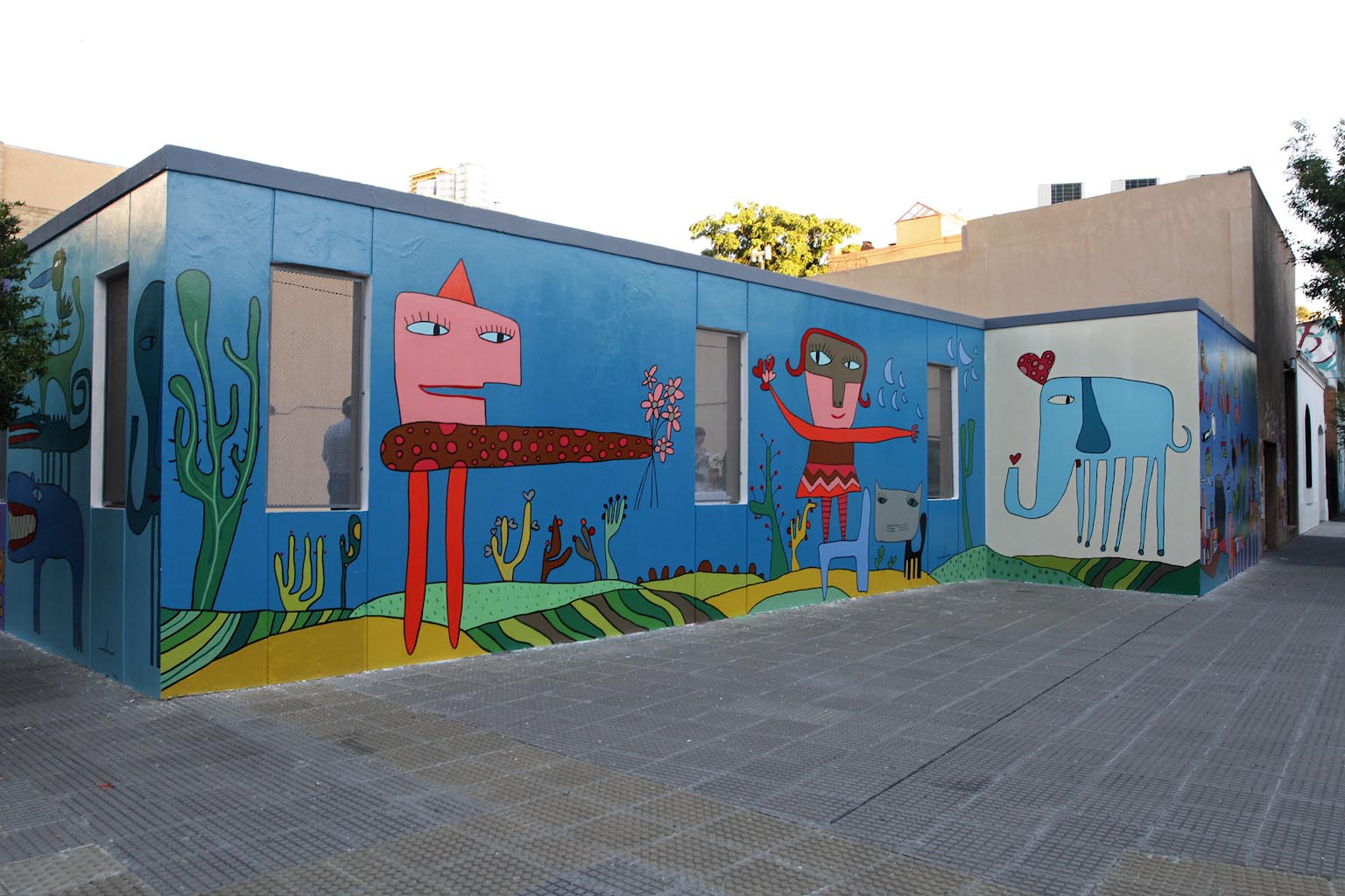 Con un mural de Milo Lockett, quedaron inauguradas las nuevas instalaciones del Centro de Salud 26