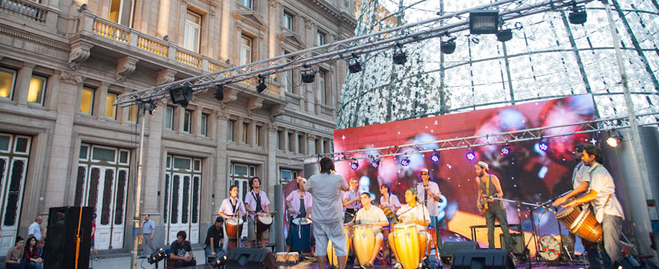 Actividades culturales en el árbol de Navidad de Plaza Vaticano