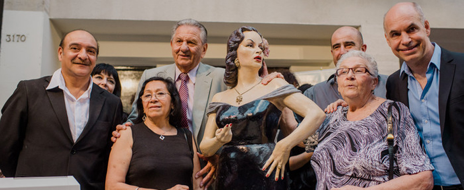 Tita Merello ya tiene su escultura en el Paseo del Tango