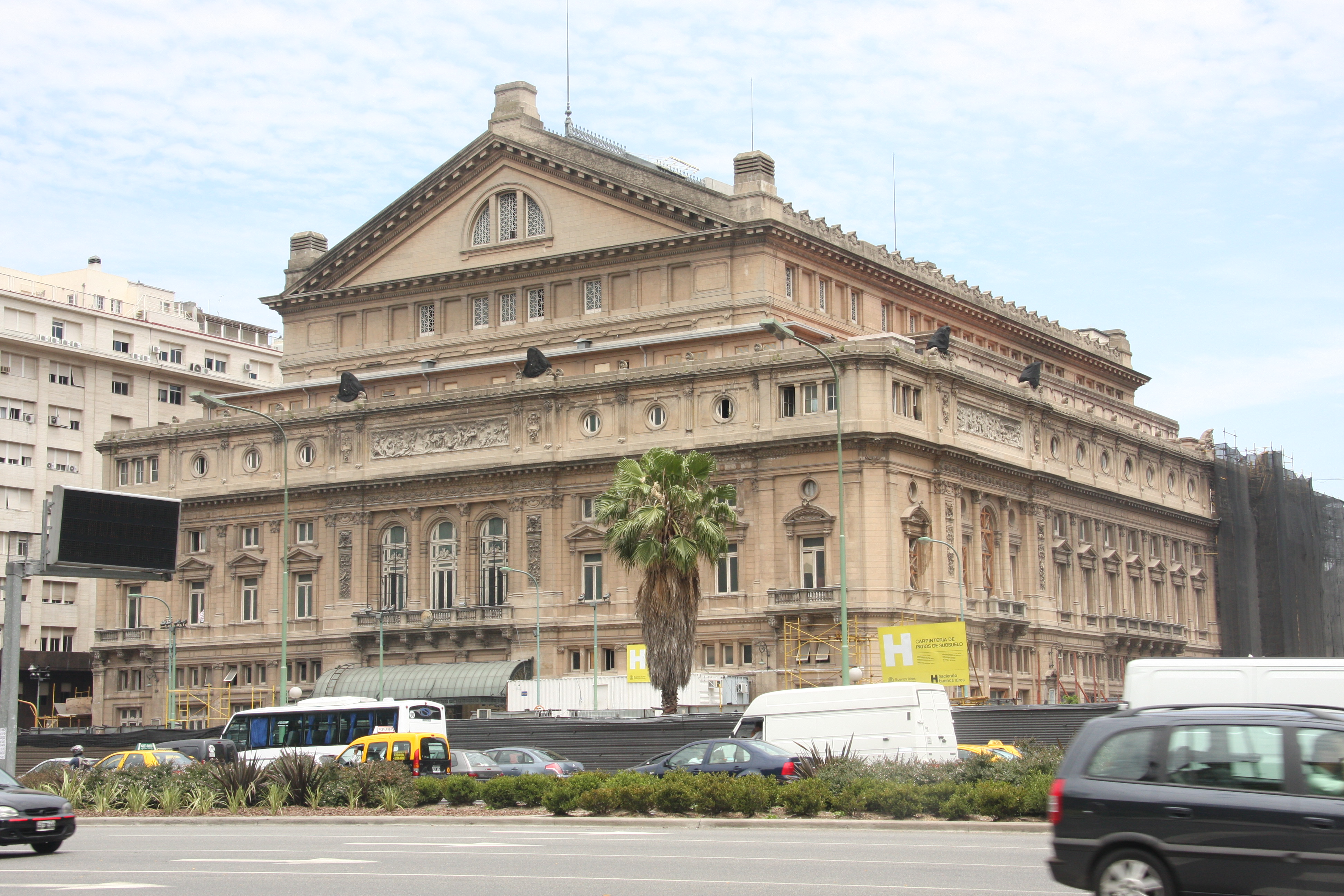 El Teatro Colón tiene nuevo director