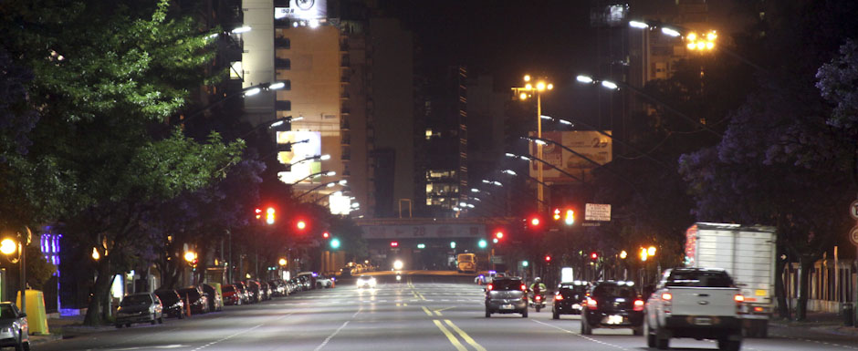Se instalaron 1500 luces LED en la avenida Del Libertador