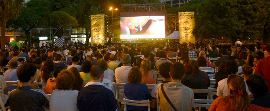 Cine gratuito al aire libre en la Ciudad