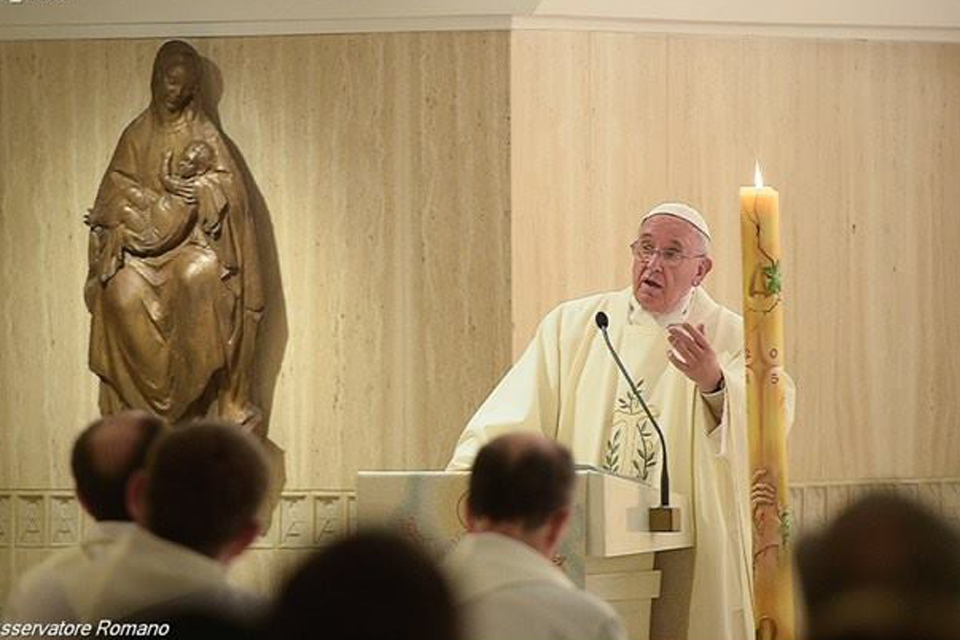 Francisco junto a representantes de "Papal Foundation"
