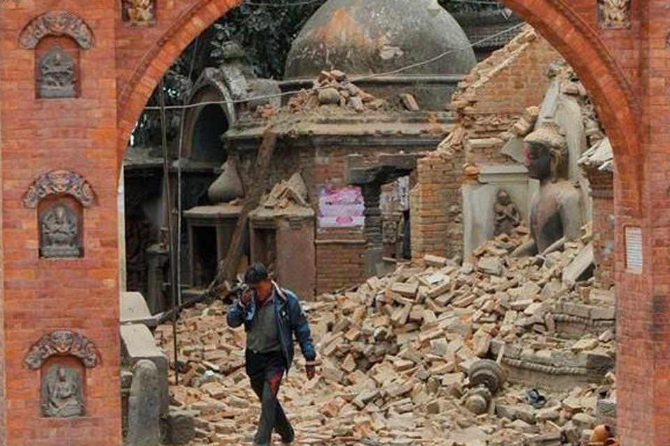 El Papa rezó por las víctimas de Nepal