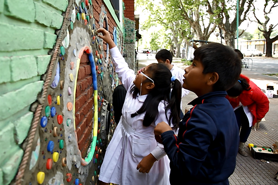 Murales ambientales en escuelas porteñas