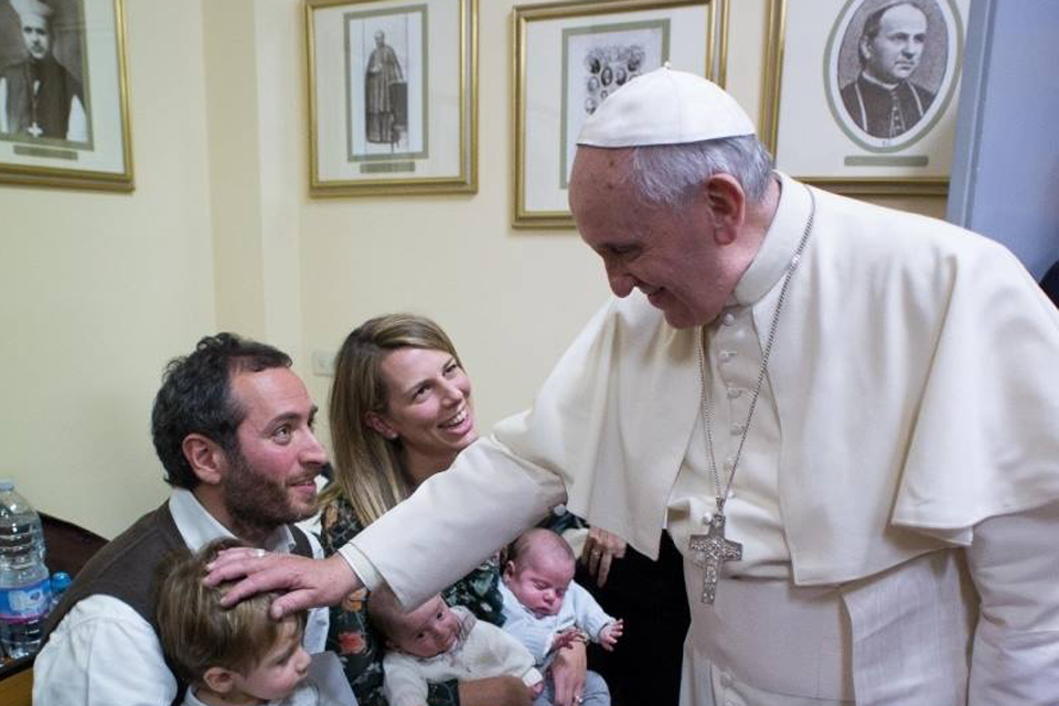 "Cáritas prepara muchas mesas para quienes tienen hambre"