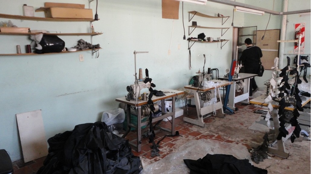 Detienen al titular de taller textil clandestino: mantenía esclavizada a una de sus empleadas