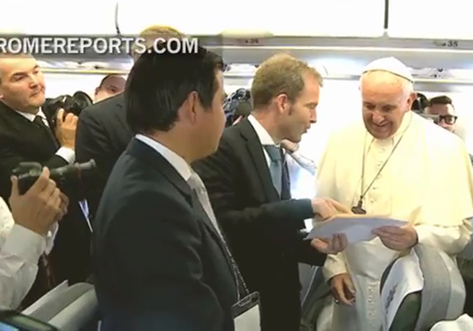 Cómo es un vuelo papal