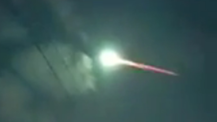 Un meteoro verde y brillante sobre Buenos Aires