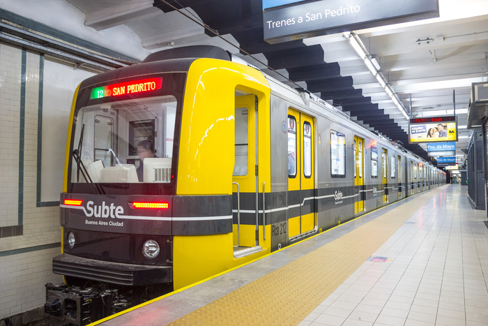El subte porteño suma nuevos coches en las líneas A y H