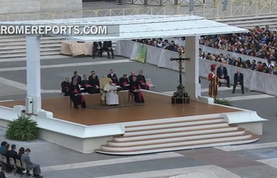 "Dios siempre quiere construir puentes y nosotros muros"