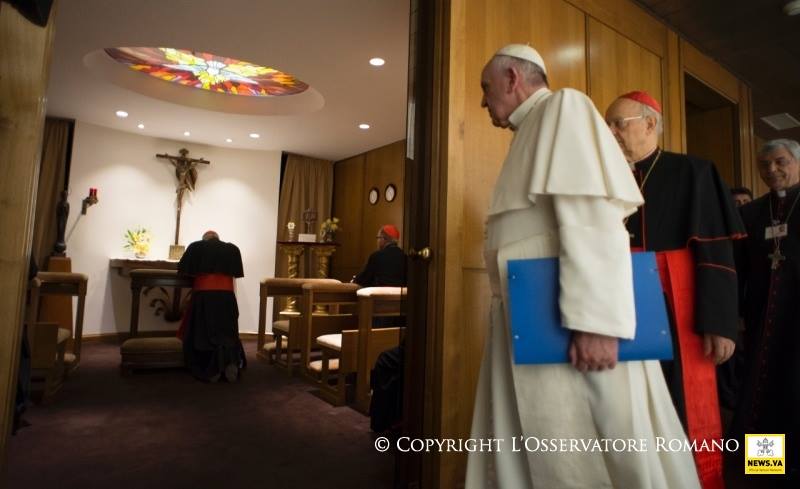 El momento de la oración de Francisco