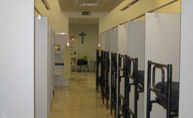 Un gran dormitorio papal para alojar a los sin techo