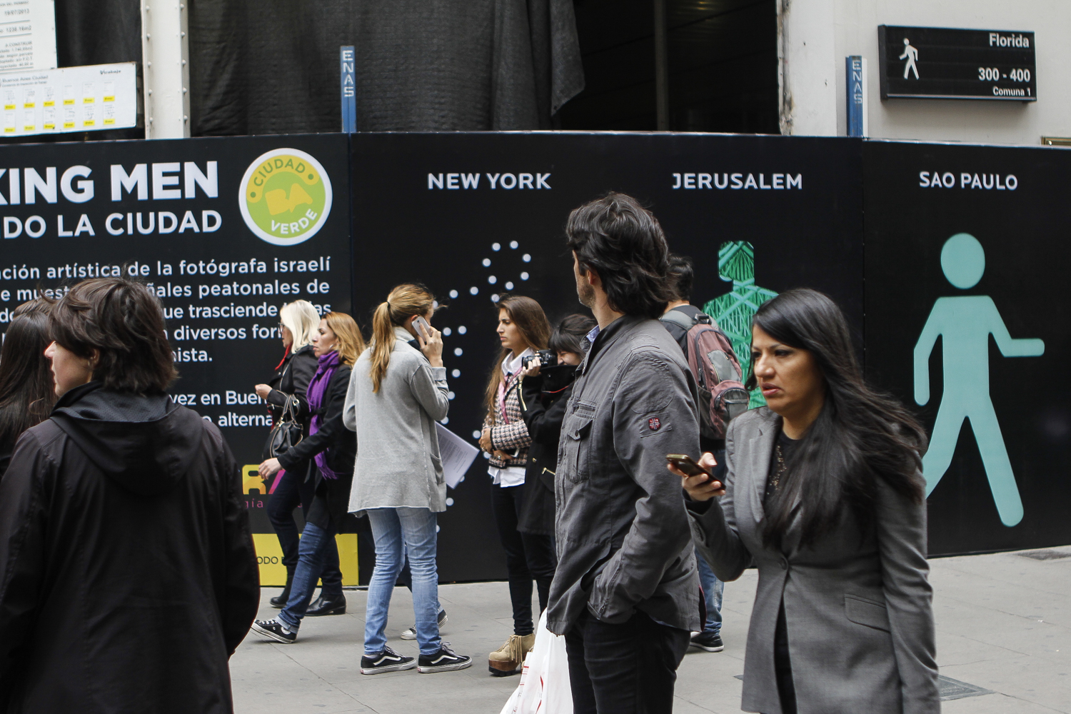 La Ciudad de Buenos Aires continúa promoviendo la movilidad saludable a través de la intervención artística “Walking Men Worldwide”