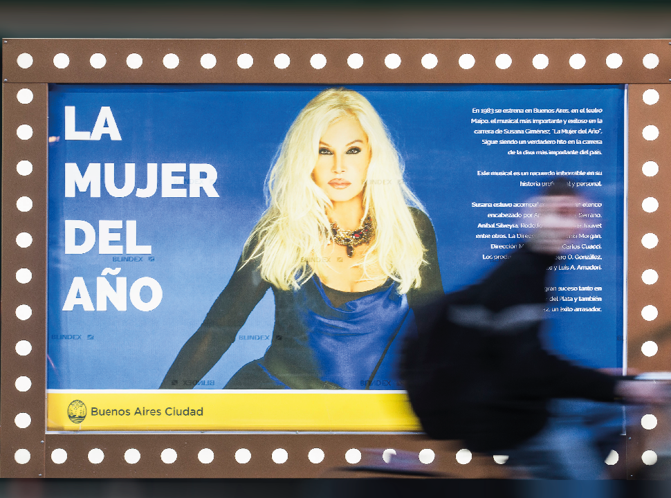 Plan de Recuperación de la Avenida Corrientes: Marquesina "La Mujer del Año" (1983)