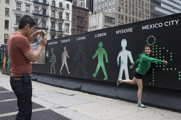 Las señales peatonales del mundo, en una intervención artística 