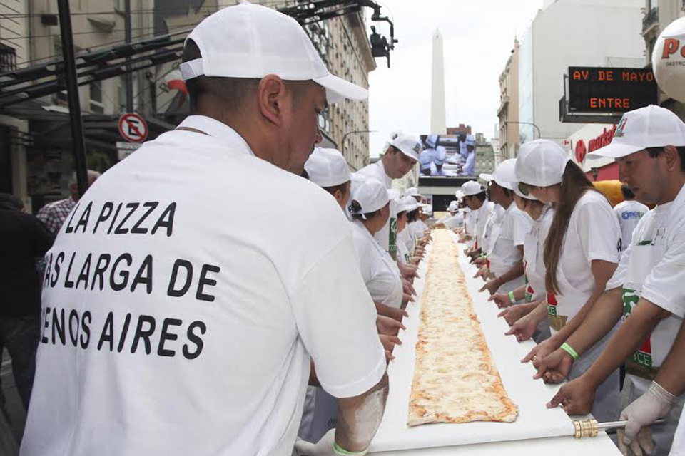 La pizza más larga por una causa solidaria