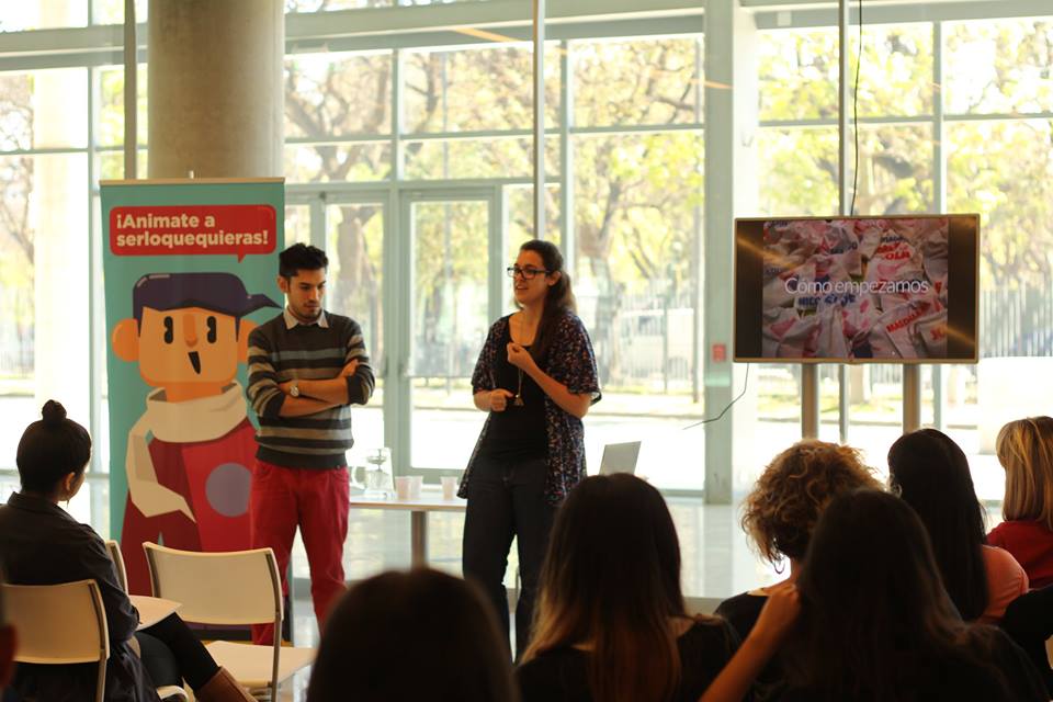 Charlas Inspiradoras y Espacios de Networking