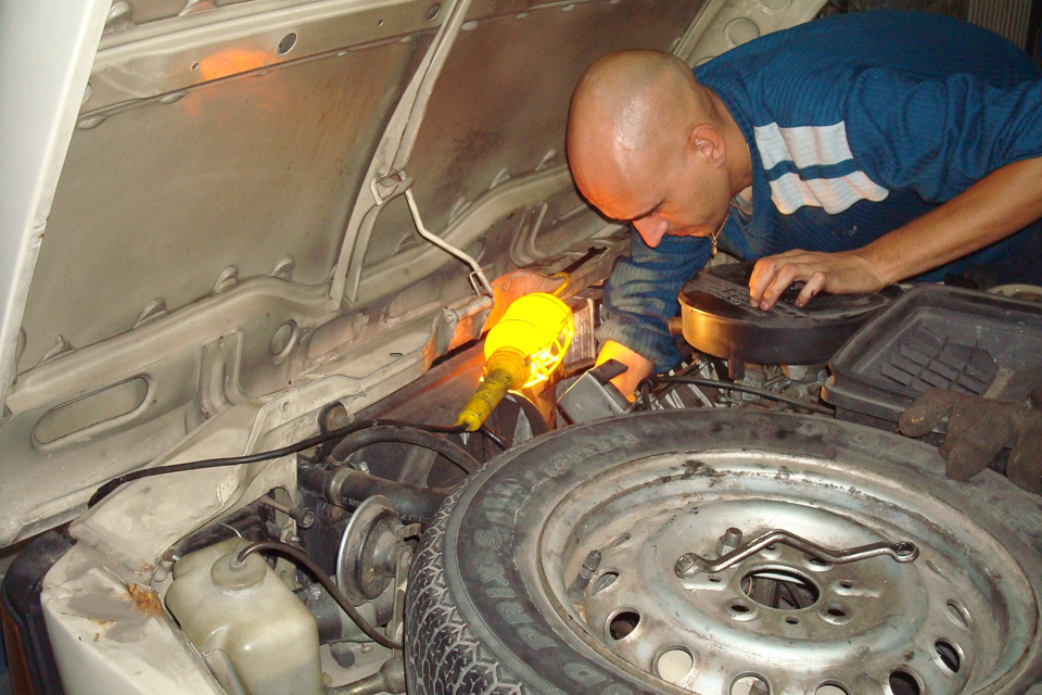 Grabado de autopartes: una medida contra la inseguridad