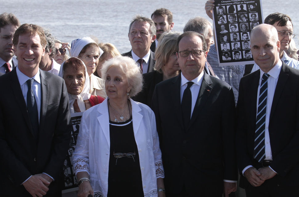 François Hollande recorrió el Parque de la Memoria
