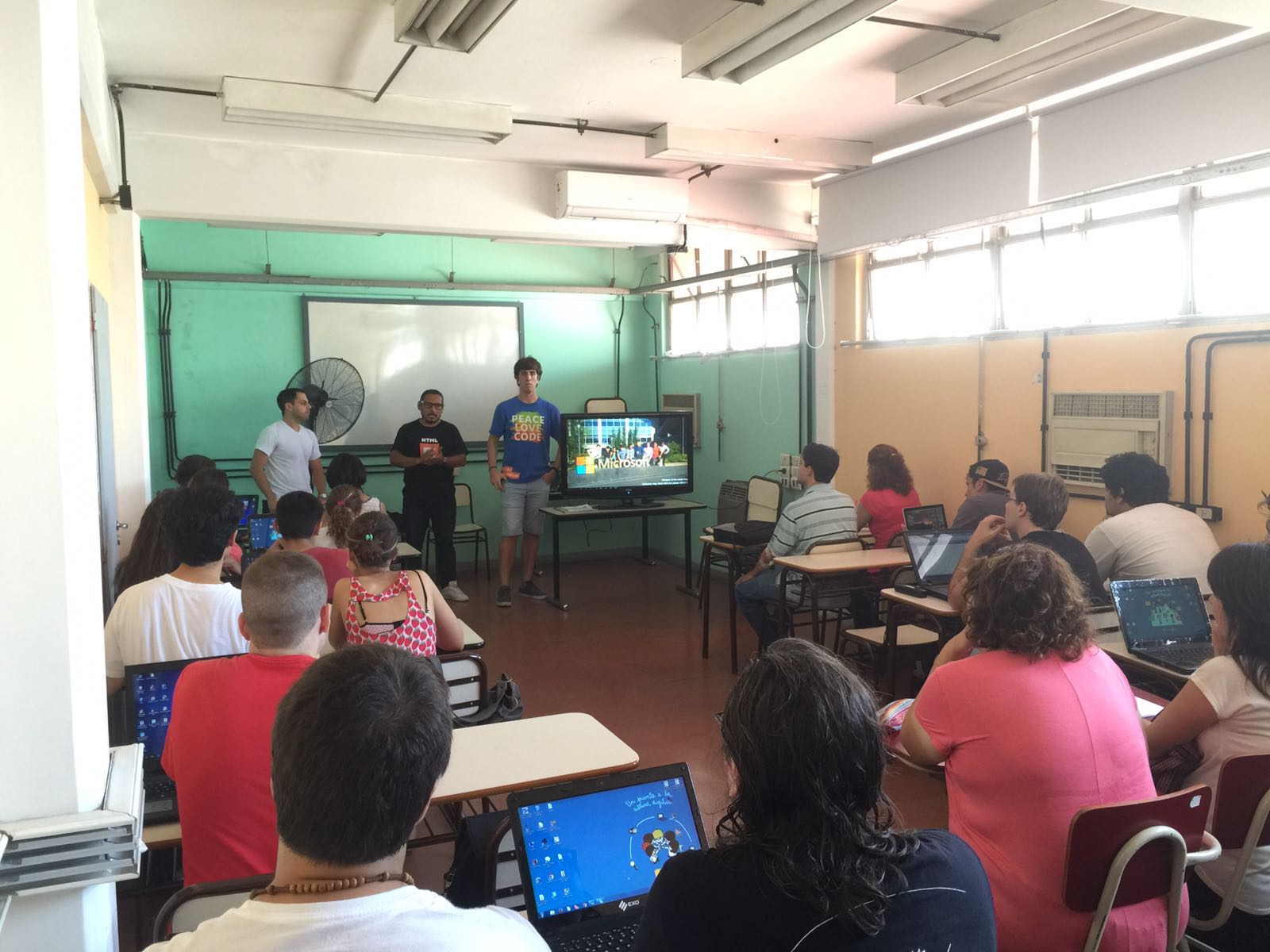 Arrancaron los talleres iniciales de programación en siete sedes de la Ciudad