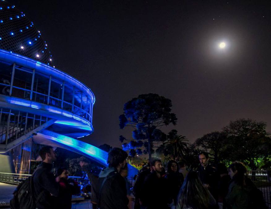 Los exitosos cursos de astronomía del Planetario