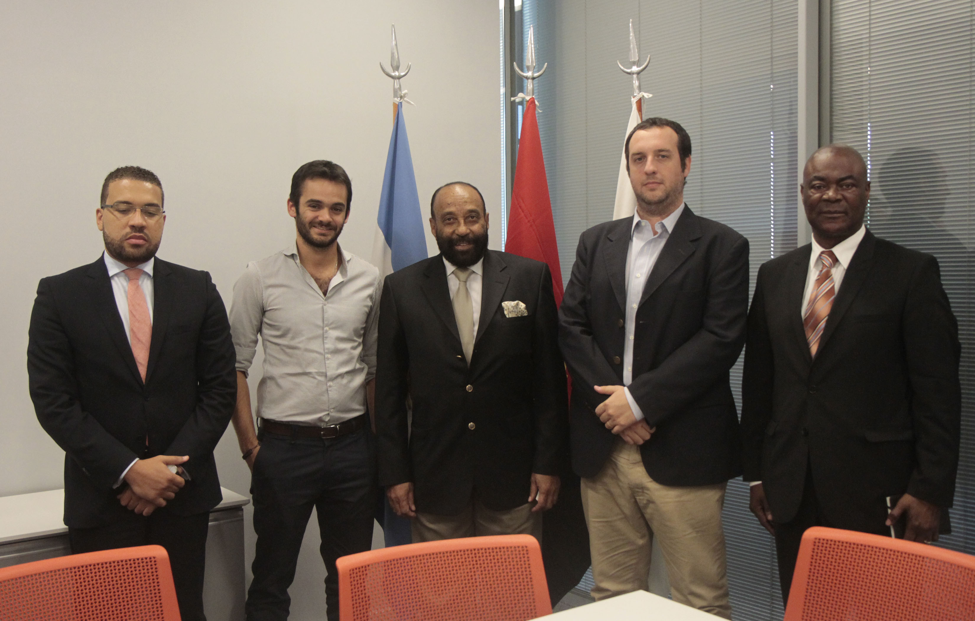 Puente científico y educativo con Angola