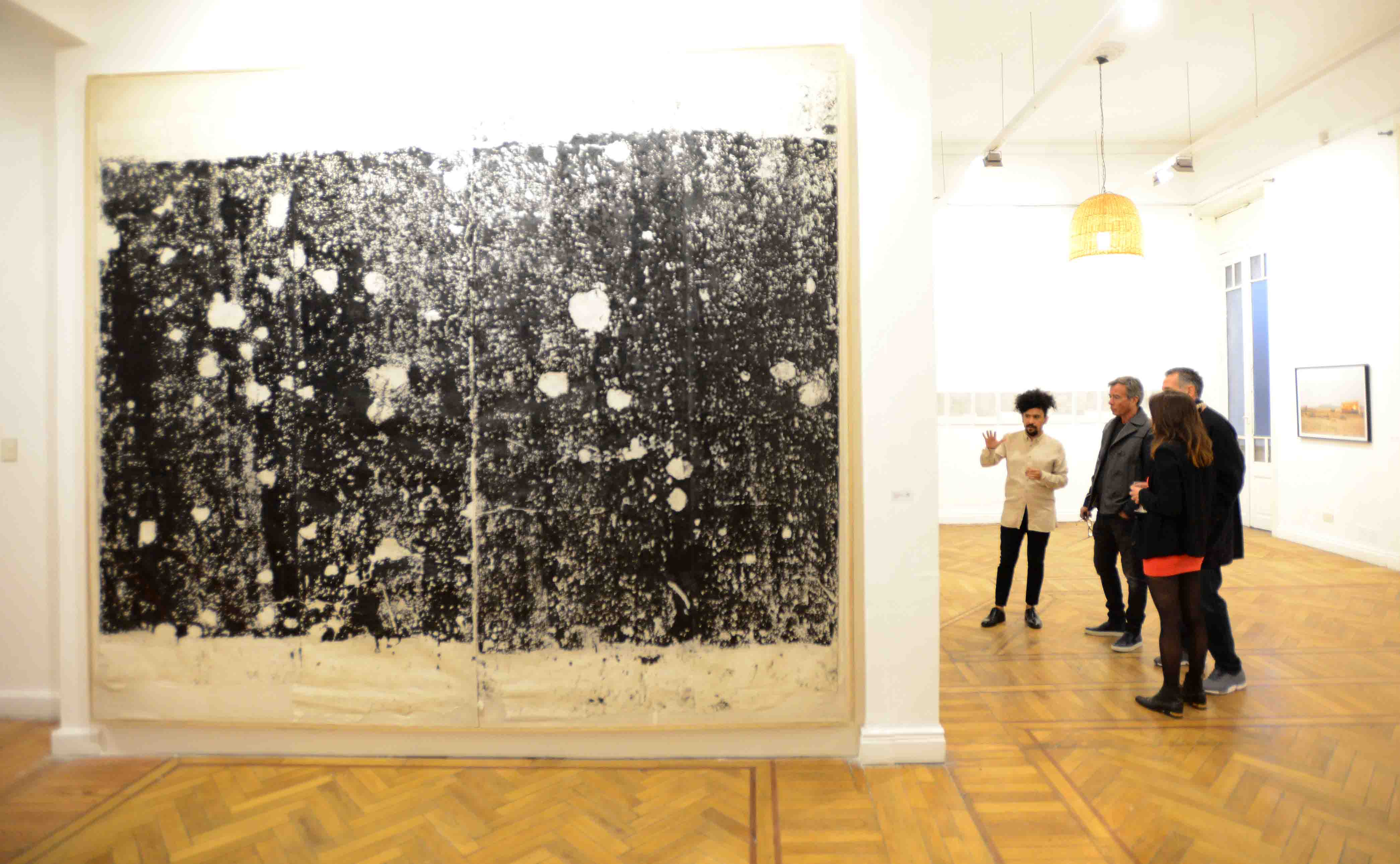 Walden inaugura en la boca su muestra “Perucas”