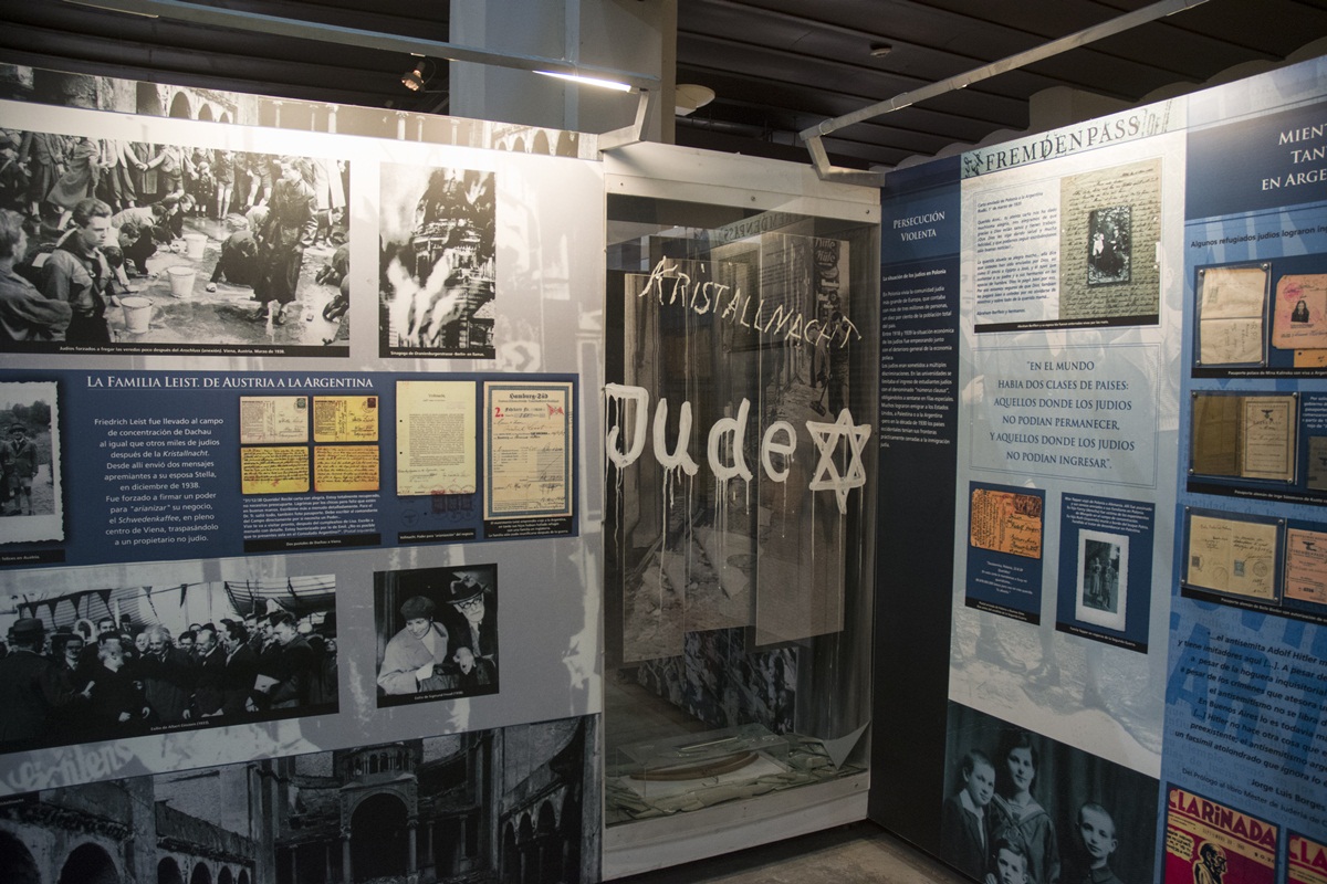 Oficiales visitaron el Museo del Holocausto