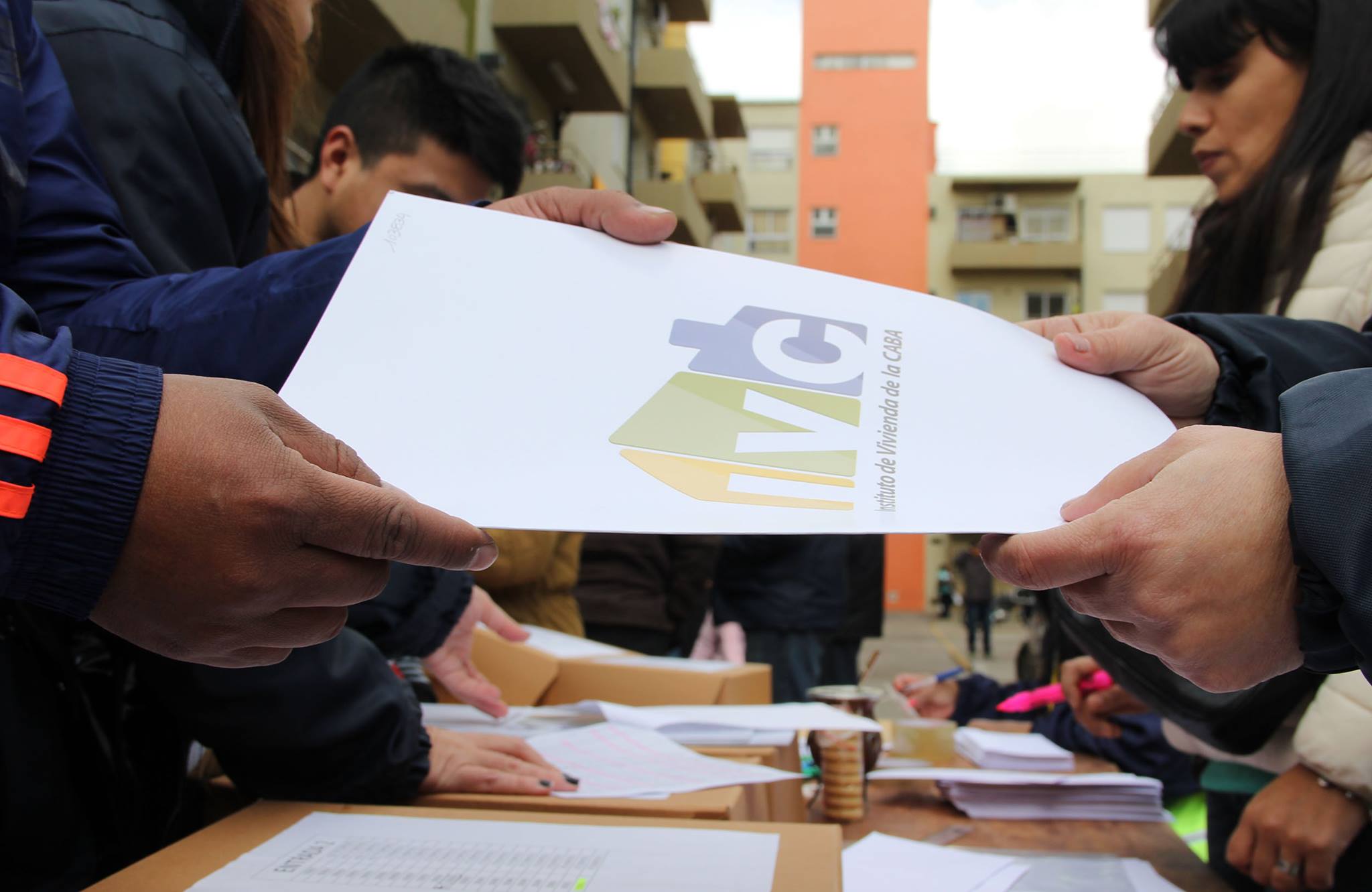 El IVC entregó escrituras a 125 familias del Complejo Habitacional Luzuriaga