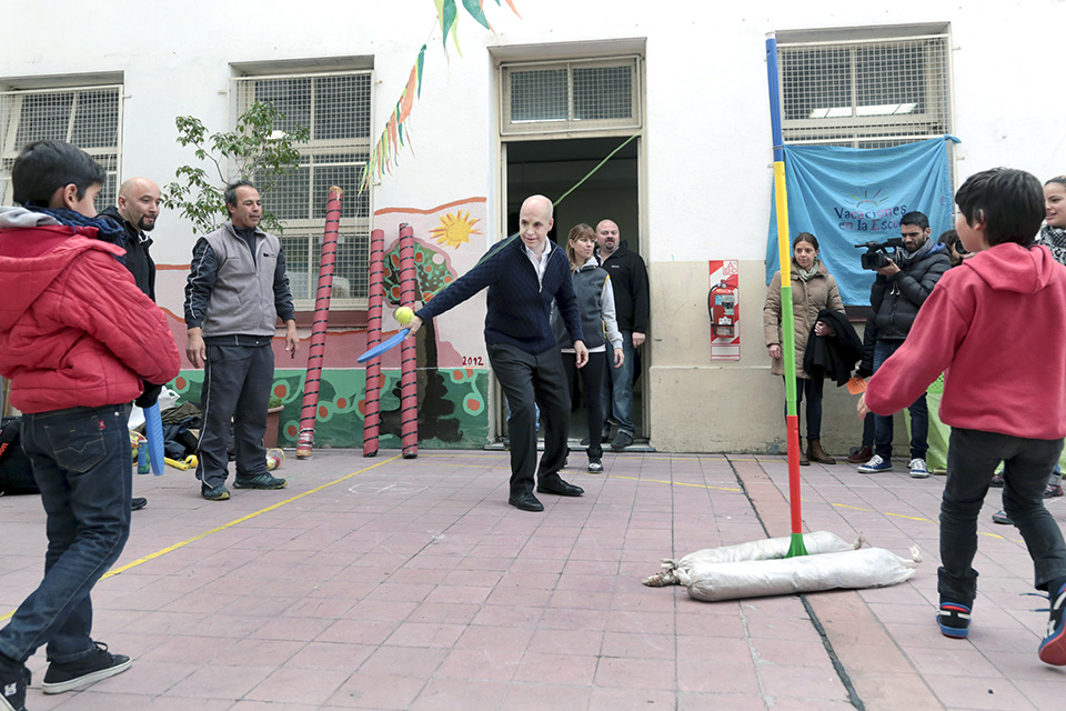 Rodríguez Larreta destacó que las escuelas “sigan abiertas en vacaciones”