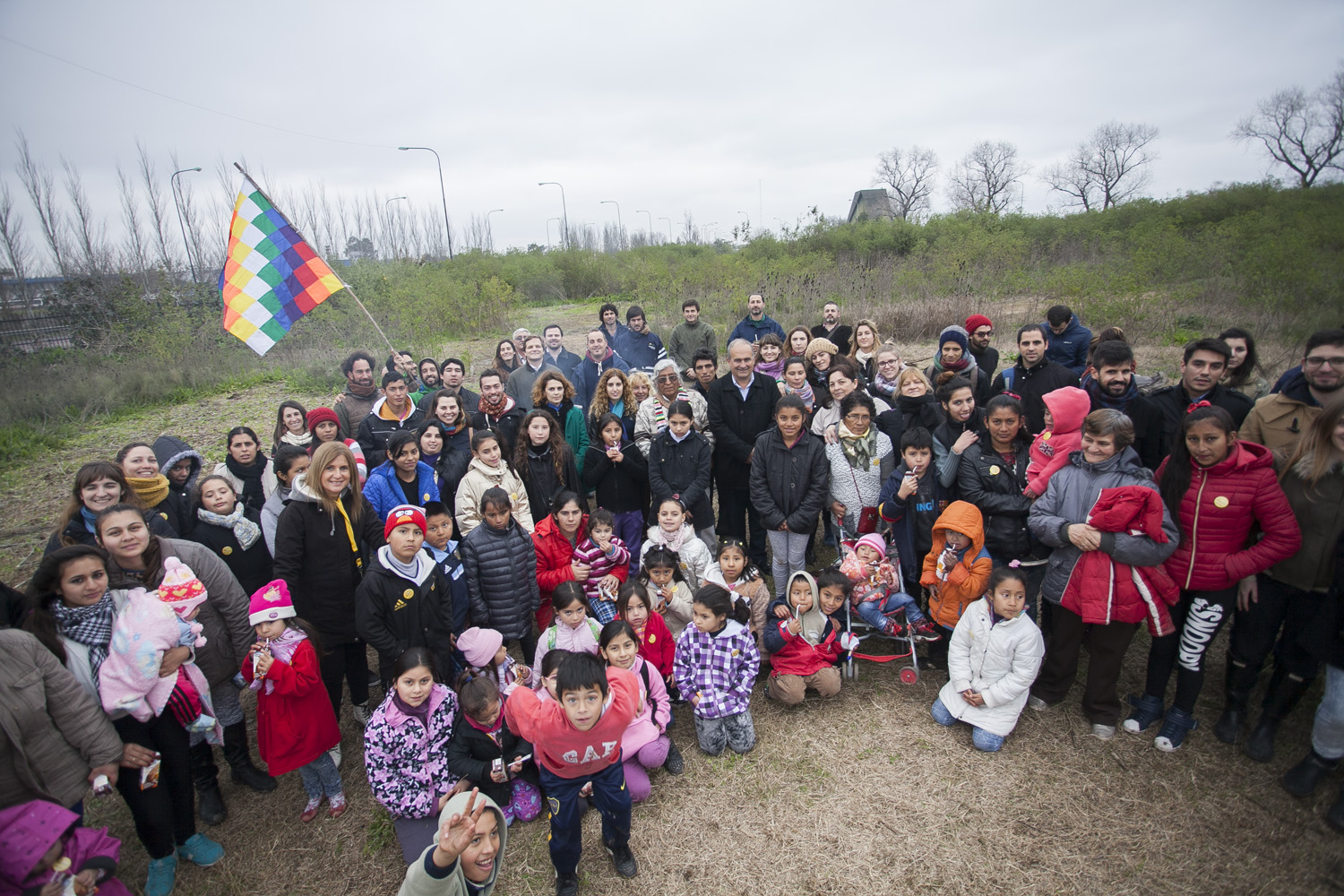 Junto a 70 personas, entre familias y vecinos, la Ciudad celebró el Día de la Pachamama