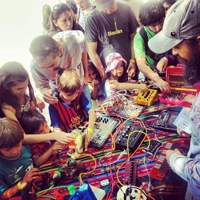 Escuchar MINI [Sonidos visuales] 24 y 25 de septiembre