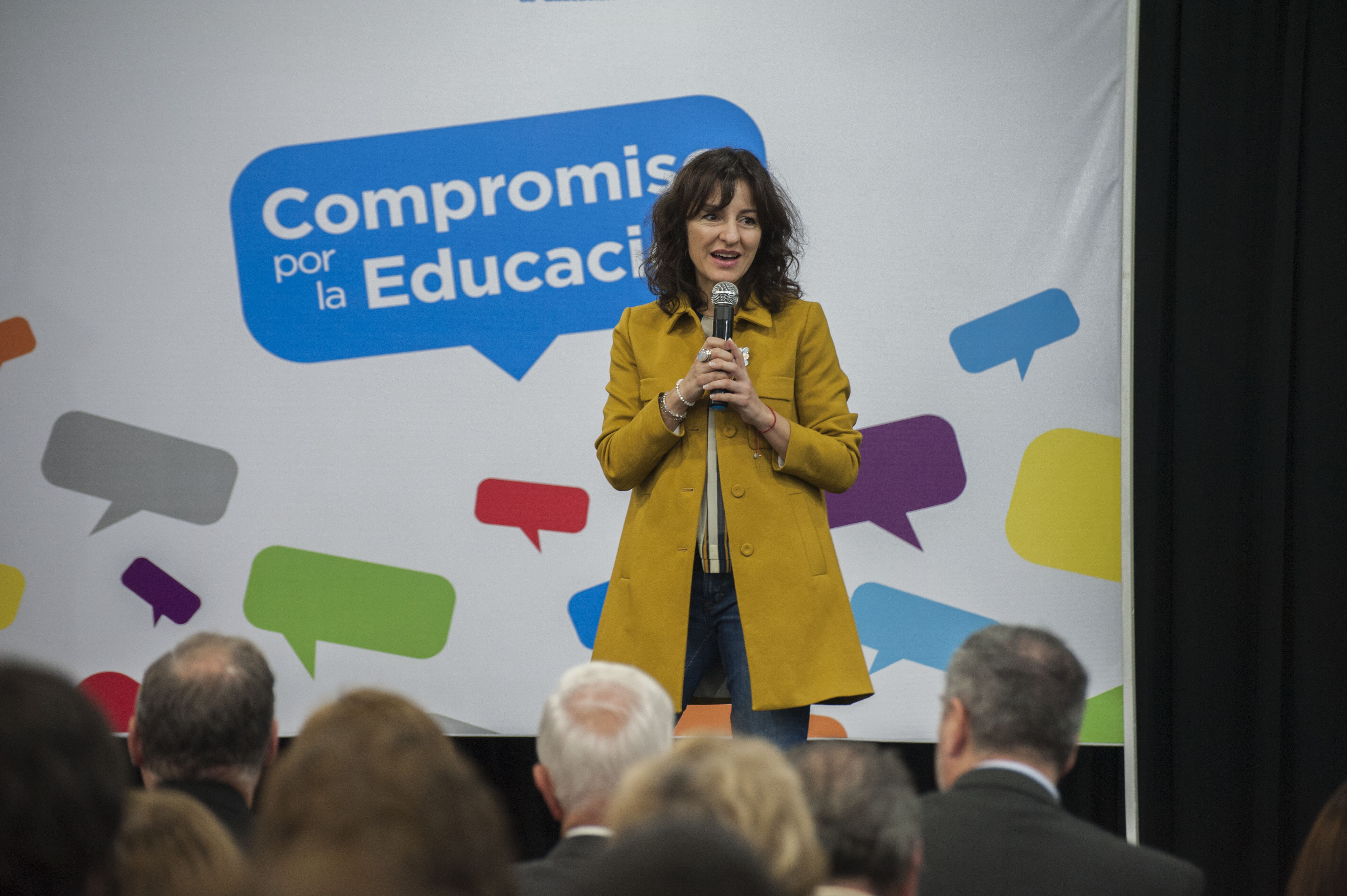 Soledad Acuña participó del 1.er diálogo “Compromiso por la Educación”
