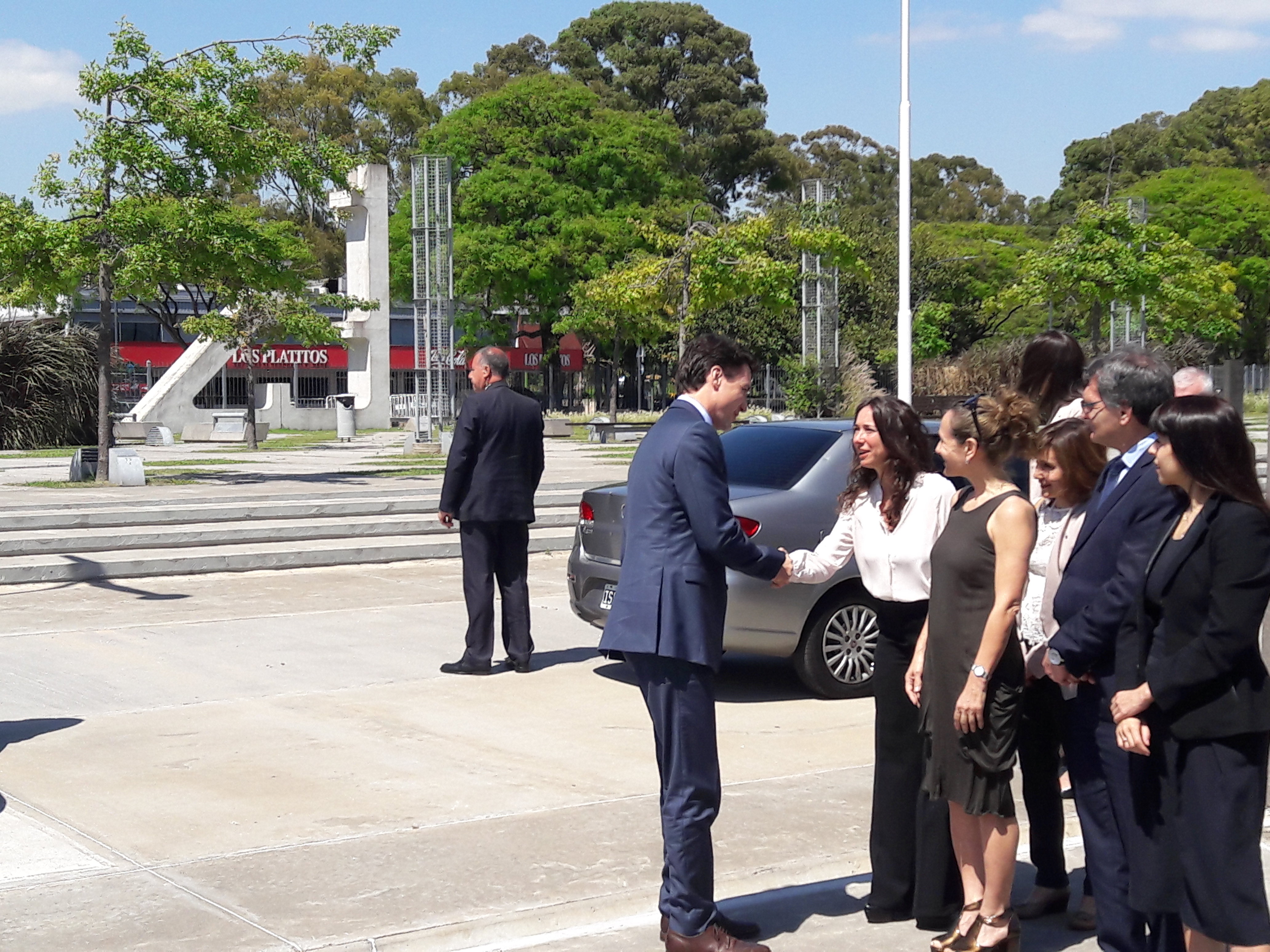 El Primer Ministro de Canadá visitó el Parque de la Memoria