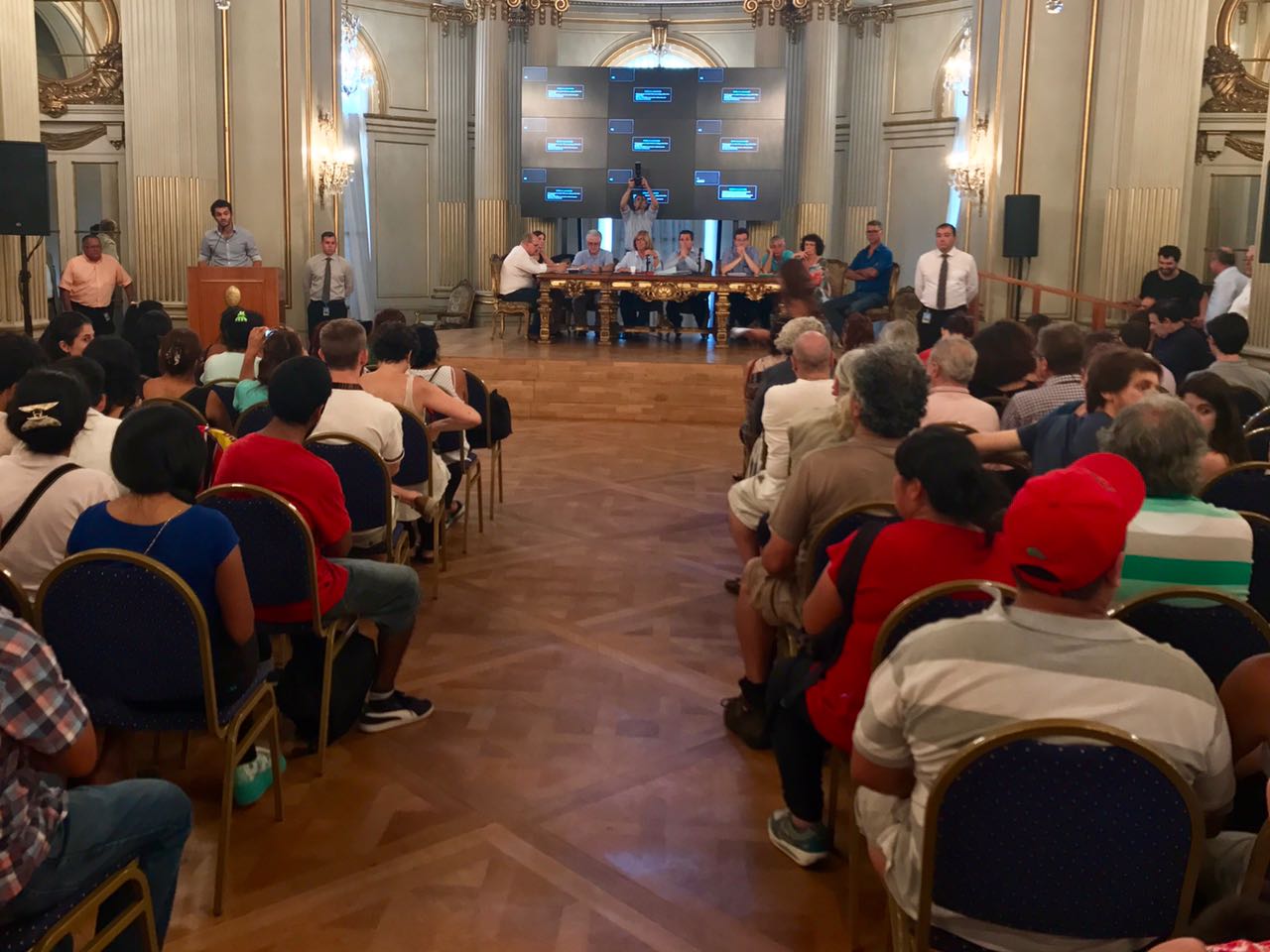 Participamos de las audiencias públicas de los barrios Rodrigo Bueno y Fraga