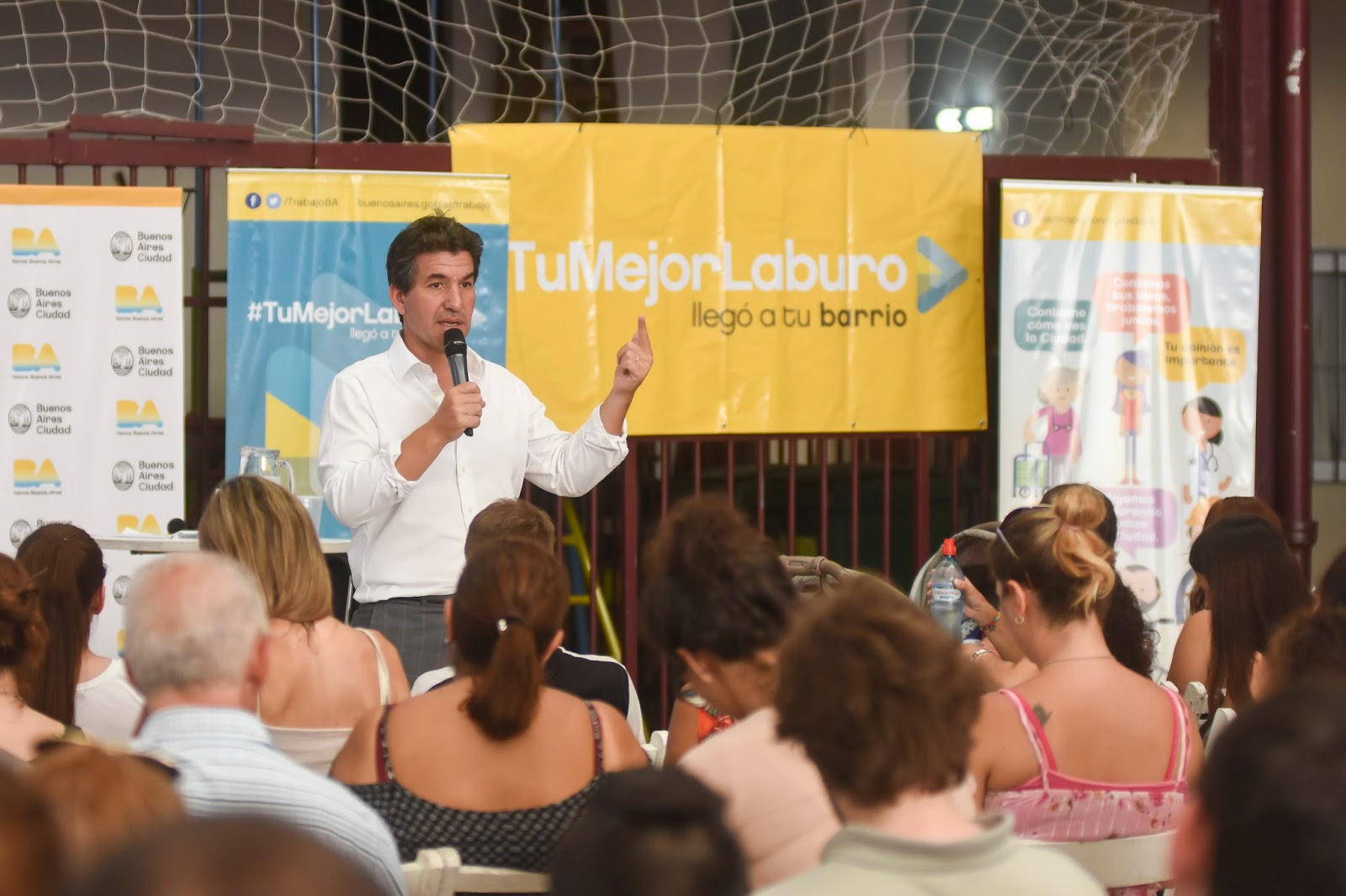 Andy Freire dialogó con los vecinos en una nueva jornada de #TuMejorLaburo en Parque Chas